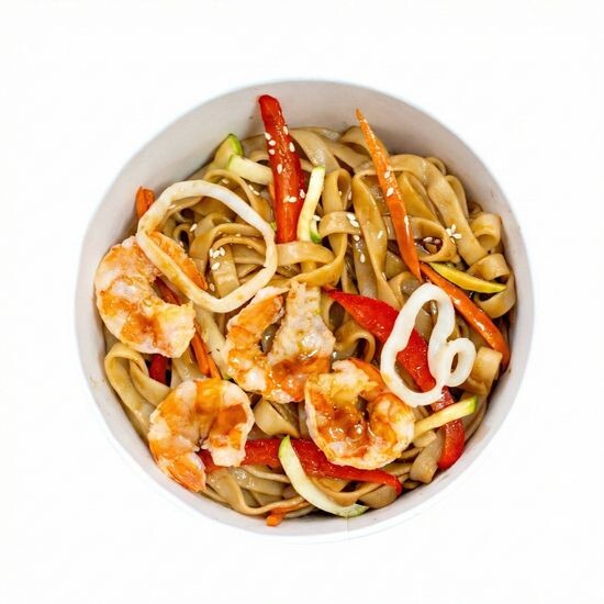 Вок с морепродуктами