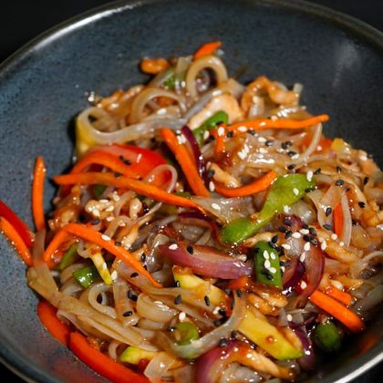 WOK СО СВИНИНОЙ 395 ГР