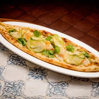 Пиде с креветкой и цукини