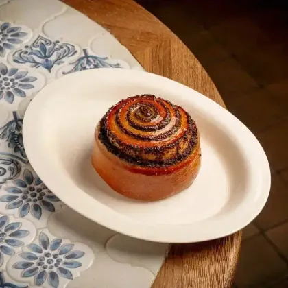 Булочка маковая