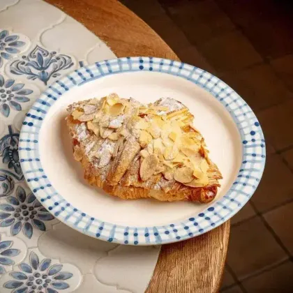 Круассан миндальный
