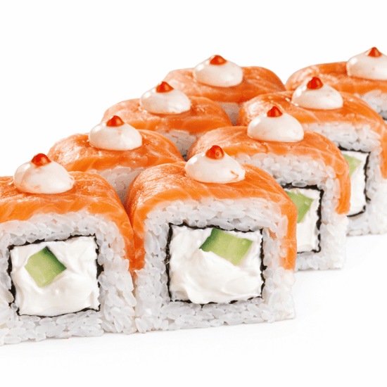 Ролл «Филадельфия» с копченым лососем