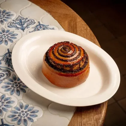 Булочка маковая