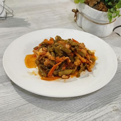 Фасоль со свининой 200г.