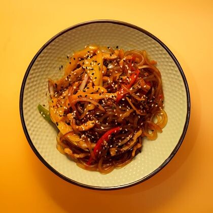 КРАХМАЛЬНАЯ ЛАПША СО СВИНИНОЙ 310 ГР