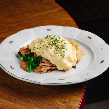 Блин Бенедикт с лососем