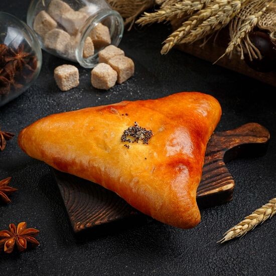 Пирожок с маком