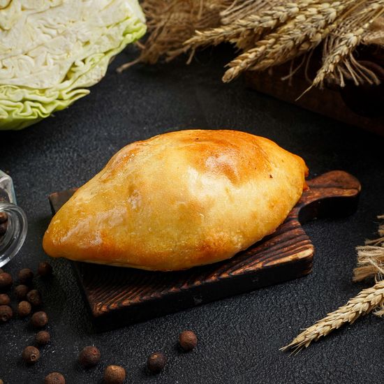 Пирожок с капустой