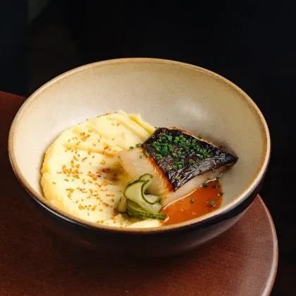 Палтус с васаби-пюре и спайси понзу