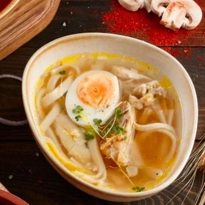 Куриный бульон с лапшой