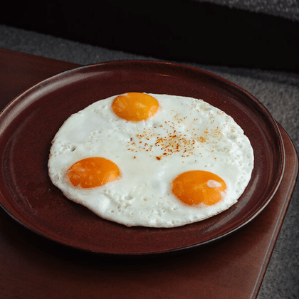 Глазунья из трёх яиц