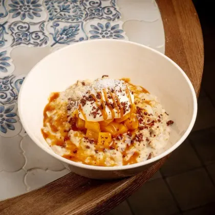 Овсяная на кокосовом молоке с персиками,ганаш из белого шоколда