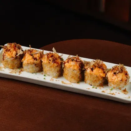 Запечённый ролл с лососем и креветкой