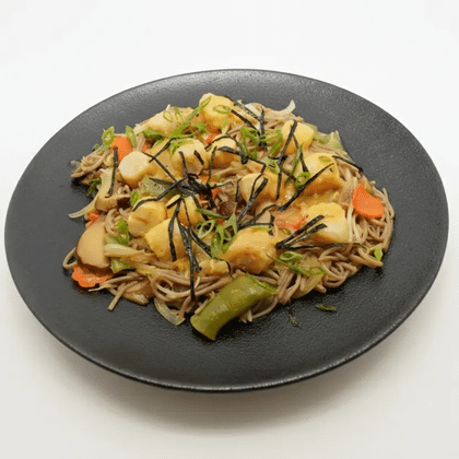 Соба с гребешком в апельсиновом соусе