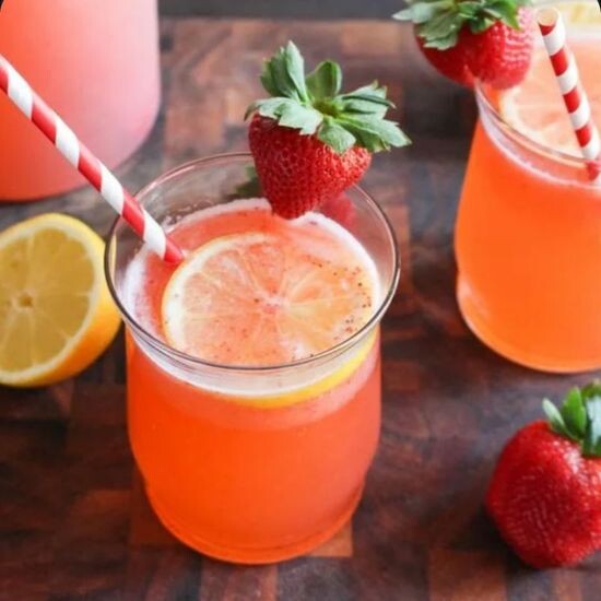 Домашний лимонад Клубника-маракуйя