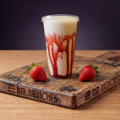 Клубничный молочный коктейль