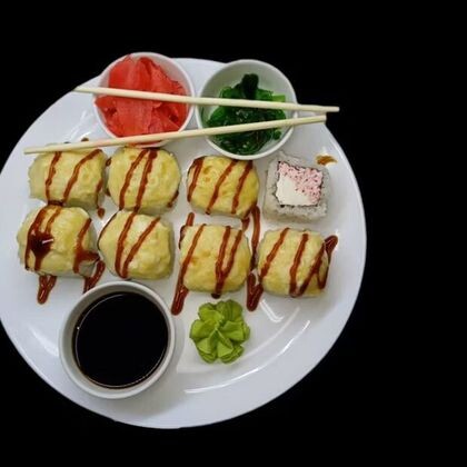 Запеченый с крабом под сырно-чесночным соусом