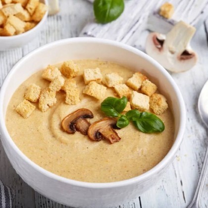 Суп-пюре с шампиньонами и сыром Пармезан