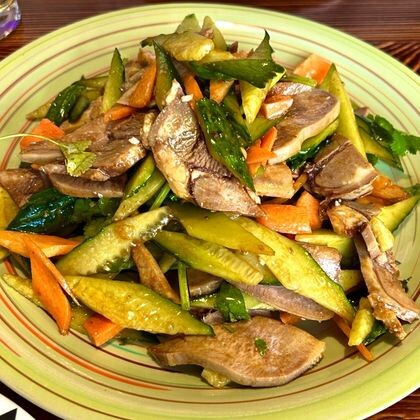 Салат с языком и огурцами