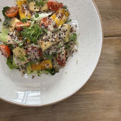 Салат с сыром тофу