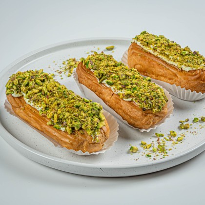 Фисташковые эклеры 3 шт