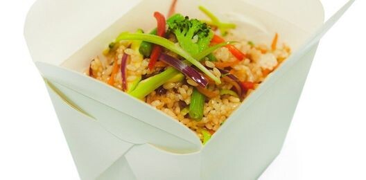 Лапша удон с курицей и сливочным соусом