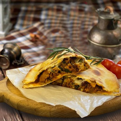 Кесадилья с фаршем и фасолью