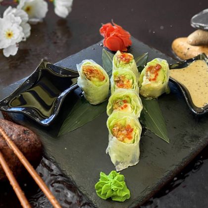 Спринг ролл с семгой фри