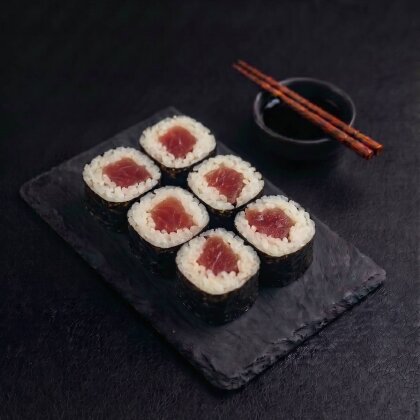Маки с тунцом