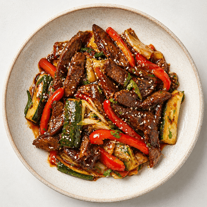 Теплый салат с говядиной острый