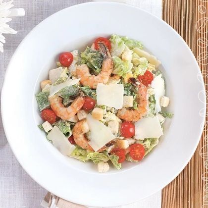 Салат «Цезарь» с креветками