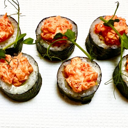 РОЛЛ С КРЕВЕТКАМИ ТЕМПУРА