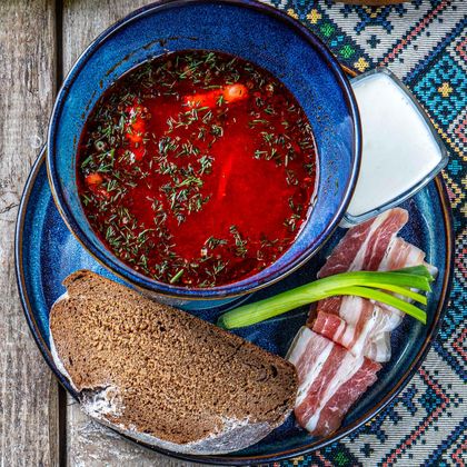 Борщ с салом