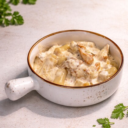 Токпокки с курицей в сливочно-сырном соусе