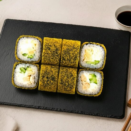 Жареный ролл с куриным филе