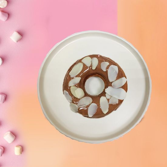 Пончик в миндальной обсыпке