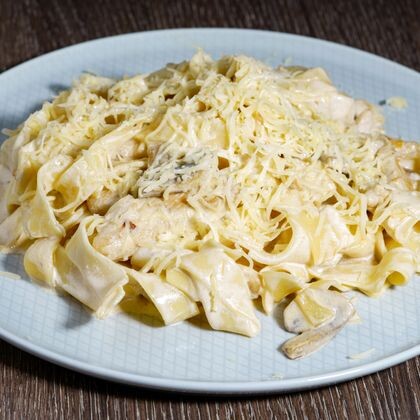 Паста Фетучини с курицей и грибами