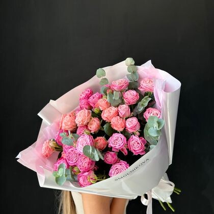 Большой букет из кустовых роз