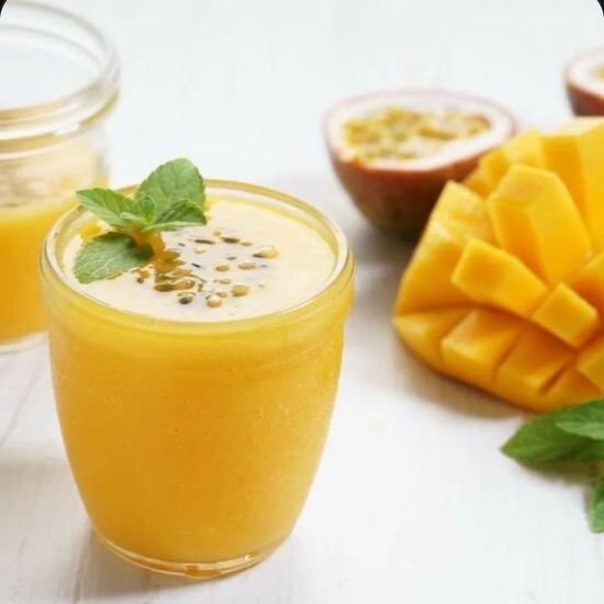 Домашний лимонад Манго-маракуйя
