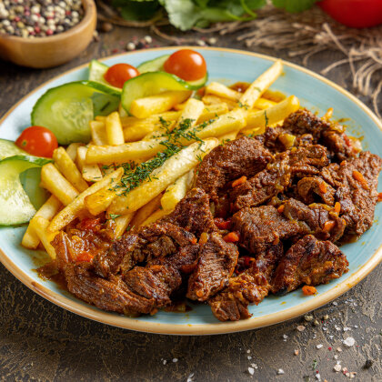 Гуляш говяжий