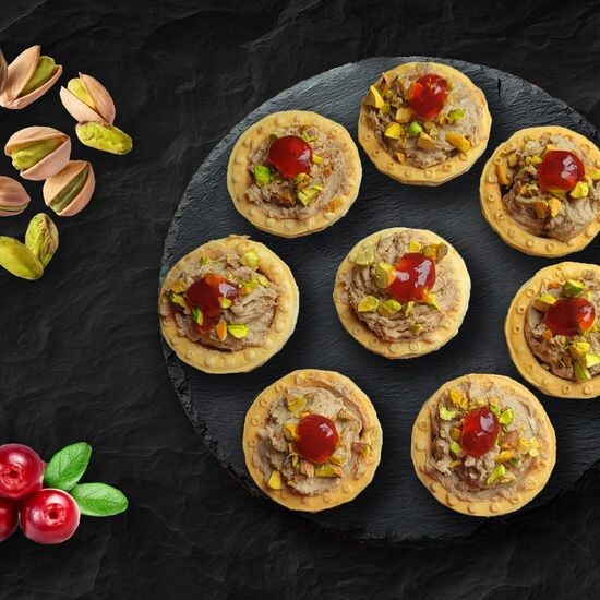 Тарталетки с паштетом