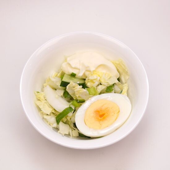 САЛАТ ЗЕЛЕНЫЙ С ЯЙЦОМ