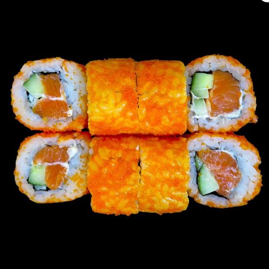 Ролл Калифорния с лососем