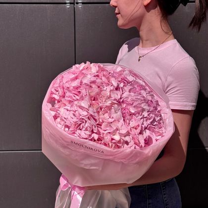 Большой букет гортензий