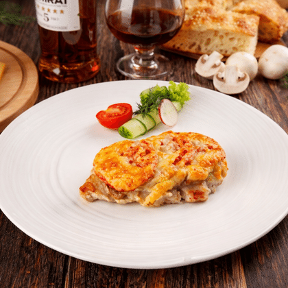 Свинина По французски, запеченная с грибочками и помидором