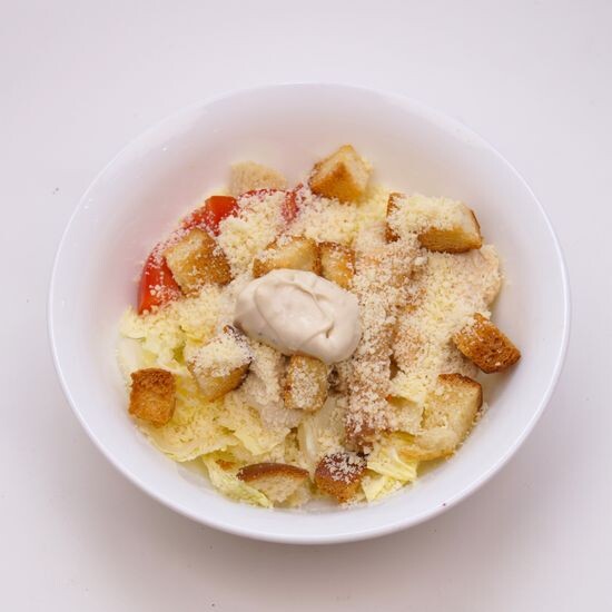 САЛАТ ЦЕЗАРЬ С КУРИЦЕЙ