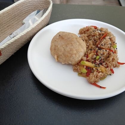 Куриная котлета с рисом