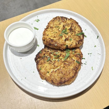 Драники с мясом и сметаной