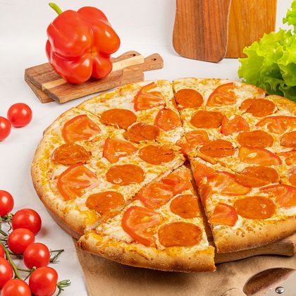 Пепперони с томатами