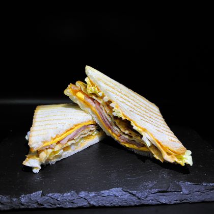 Клаб Омлет и Бекон